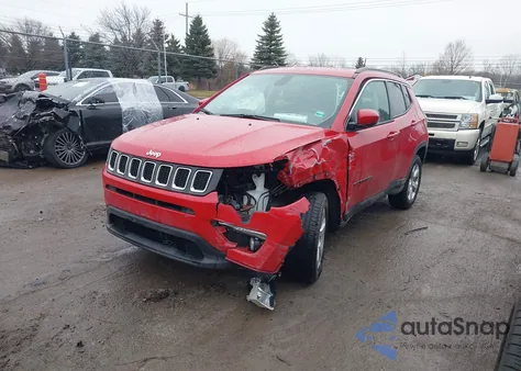 2019 Jeep Compass Latitude 4X4 z USA, uszkodzony, nr VIN 3C4NJDBB8KT641671